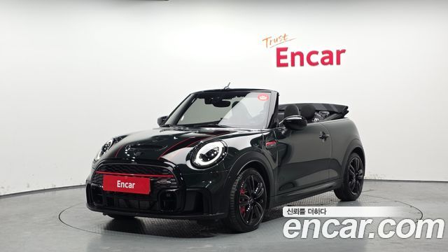 Mini Cooper Convertible 2024 — photo 1