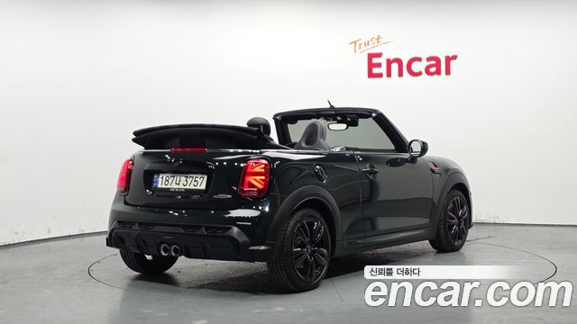 Mini Cooper Convertible 2024 — photo 2