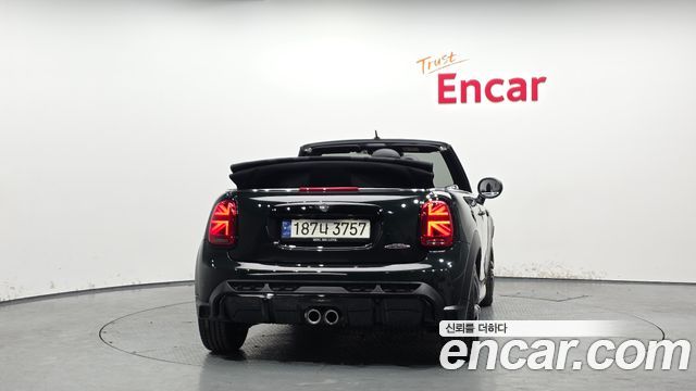 Mini Cooper Convertible 2024 — photo 4