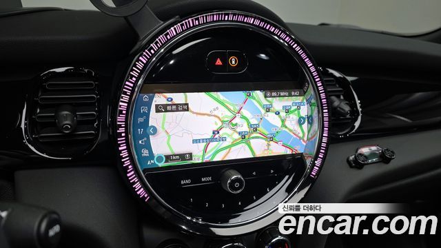 Mini Cooper Convertible 2024 — photo 19