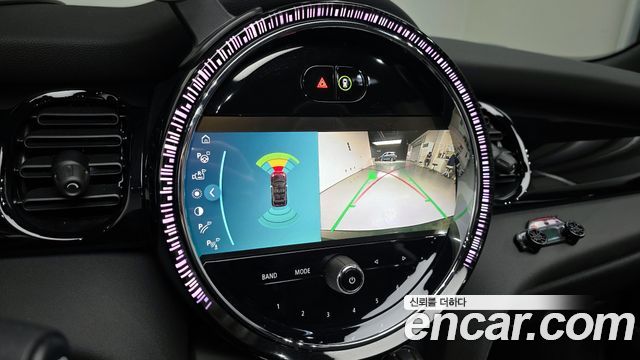 Mini Cooper Convertible 2024 — photo 20