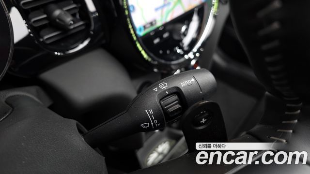 Mini Cooper Convertible 2024 — photo 25