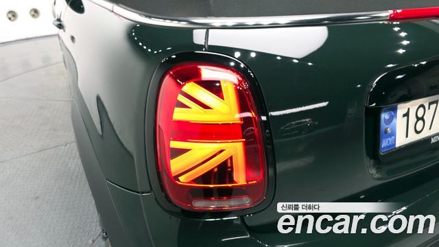 Mini Cooper Convertible 2024 — photo 9