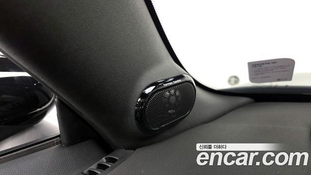 Mini Cooper Convertible 2024 — photo 27
