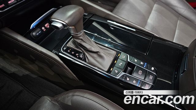 Kia K7 2017 — photo 9