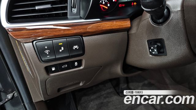 Kia K7 2017 — photo 12
