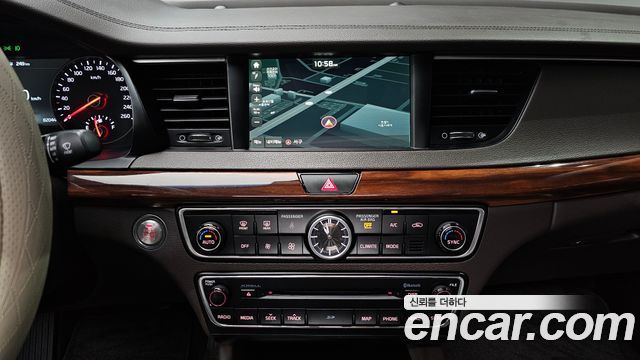 Kia K7 2017 — photo 18