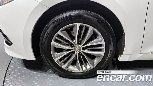 Hyundai Grandeur 2015 — photo 5