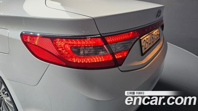 Hyundai Grandeur 2015 — photo 9