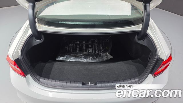 Hyundai Grandeur 2017 — photo 28