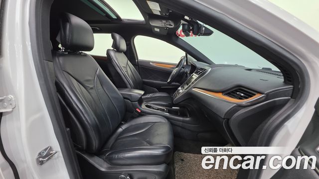 Lincoln MKC 2015 — photo 10