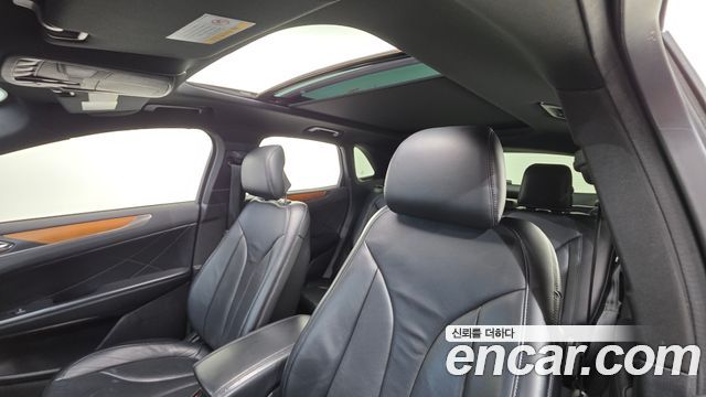 Lincoln MKC 2015 — photo 11