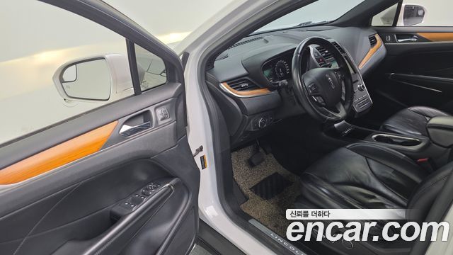 Lincoln MKC 2015 — photo 12