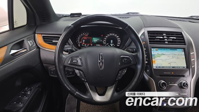 Lincoln MKC 2015 — photo 16