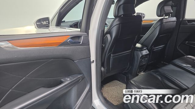 Lincoln MKC 2015 — photo 17