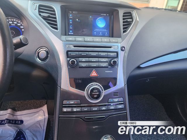 Hyundai Grandeur 2016 — photo 17