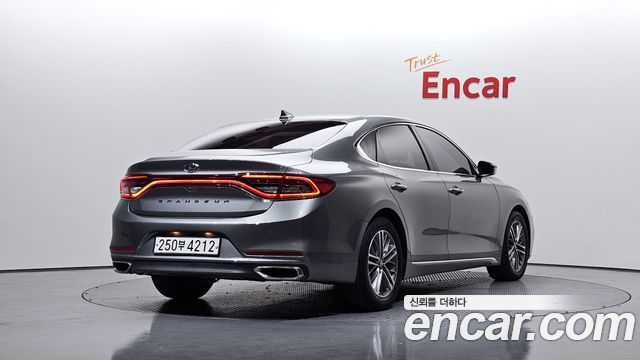 Hyundai Grandeur 2017 — photo 2