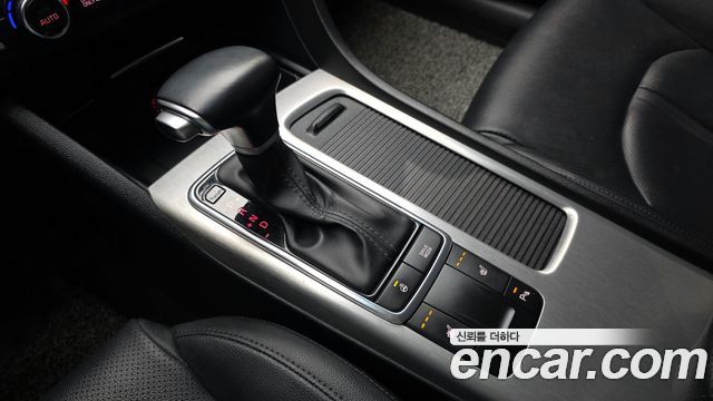 Kia K5 2017 — photo 12