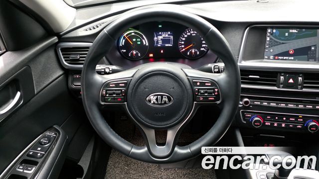 Kia K5 2017 — photo 19