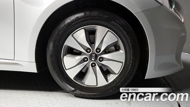 Kia K5 2017 — photo 7