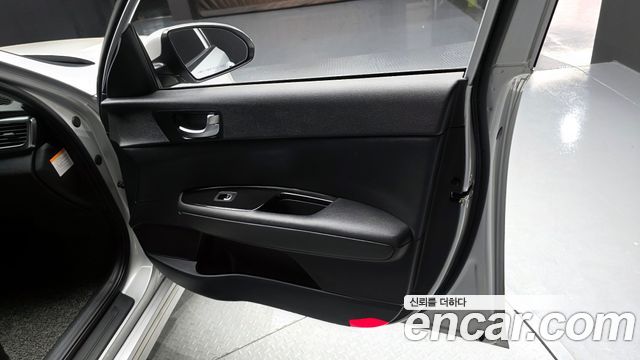 Kia K5 2017 — photo 14