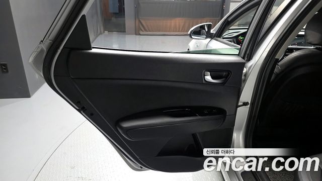 Kia K5 2017 — photo 15