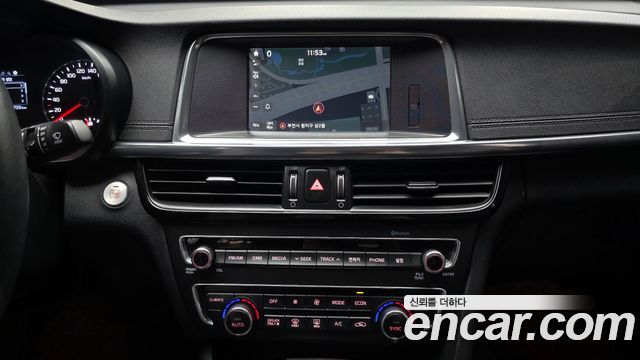 Kia K5 2017 — photo 27
