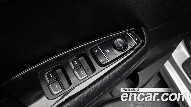 Kia K5 2017 — photo 30