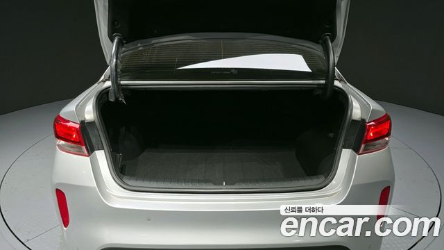 Kia K5 2017 — photo 31
