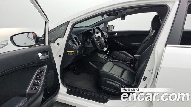 Kia K3 2017 — photo 10