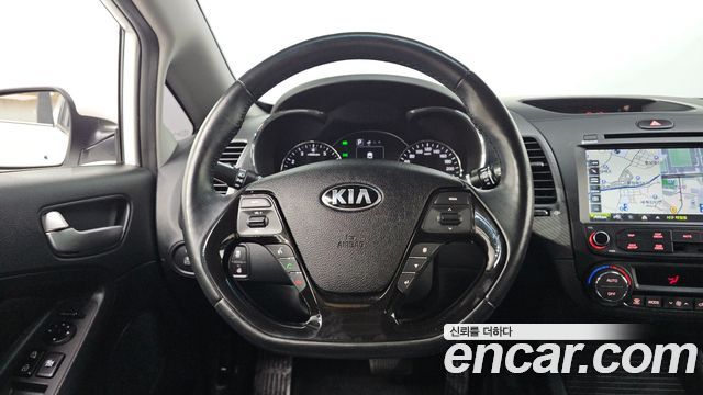 Kia K3 2017 — photo 11