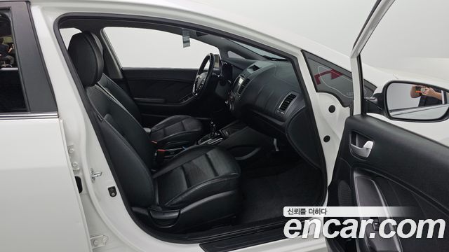 Kia K3 2017 — photo 18