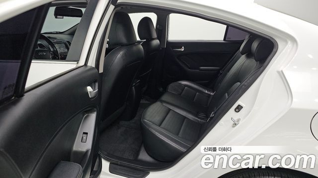 Kia K3 2017 — photo 19