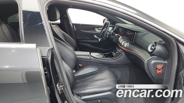 Mercedes-Benz CLS-Class 2022 — photo 17