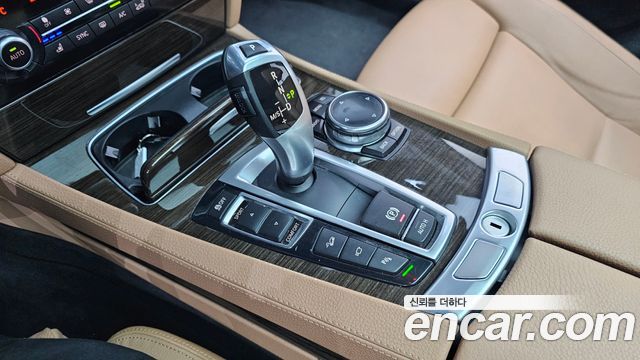 BMW 7-Series 2014 — photo 9