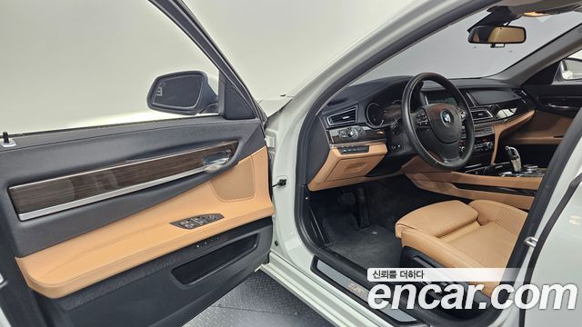 BMW 7-Series 2014 — photo 10