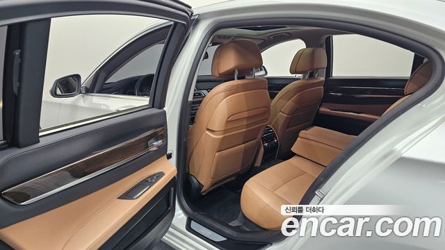 BMW 7-Series 2014 — photo 11