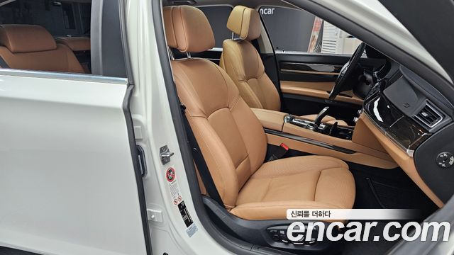 BMW 7-Series 2014 — photo 12