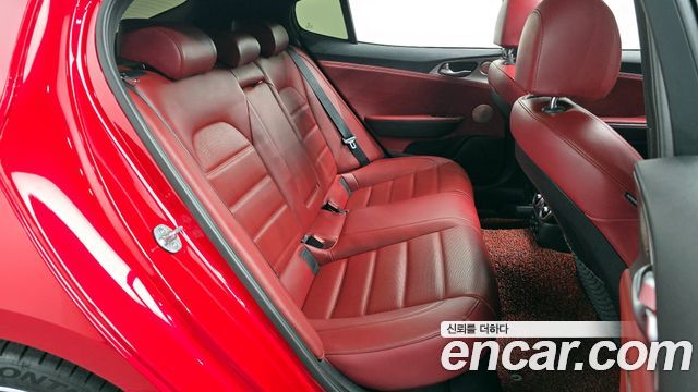 Kia Stinger 2019 — photo 17
