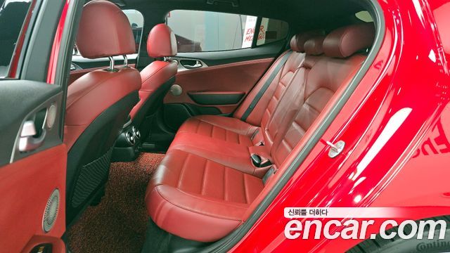 Kia Stinger 2019 — photo 18