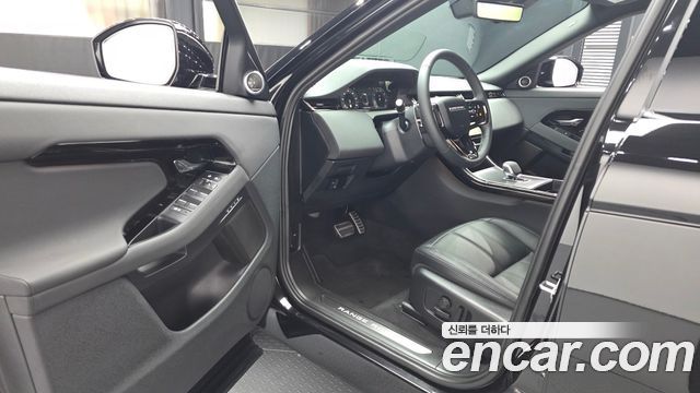 Land Rover Range Rover Evoque 2025 — photo 10