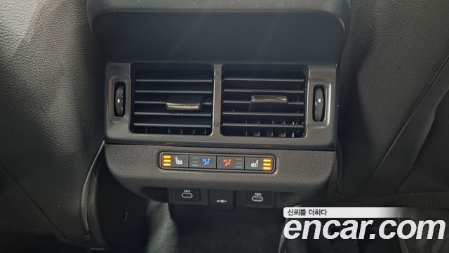 Land Rover Range Rover Evoque 2025 — photo 19