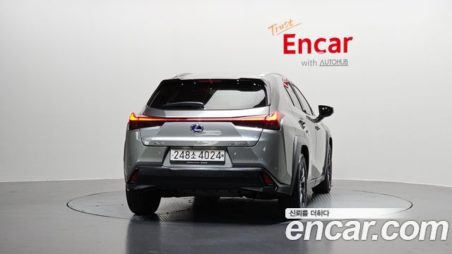 Lexus UX 2020 — photo 4