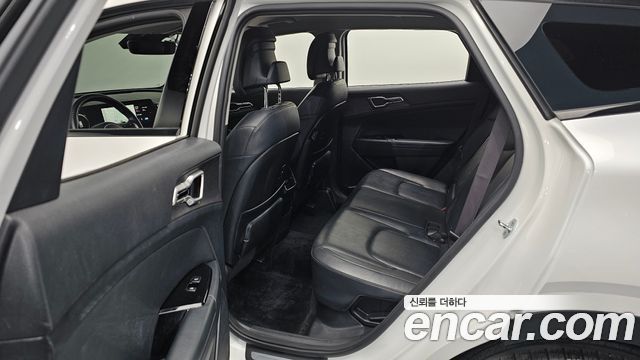 Kia Sportage 2023 — photo 11