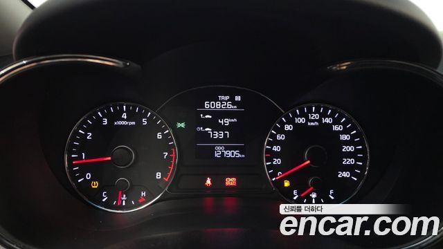 Kia K3 2015 — photo 11