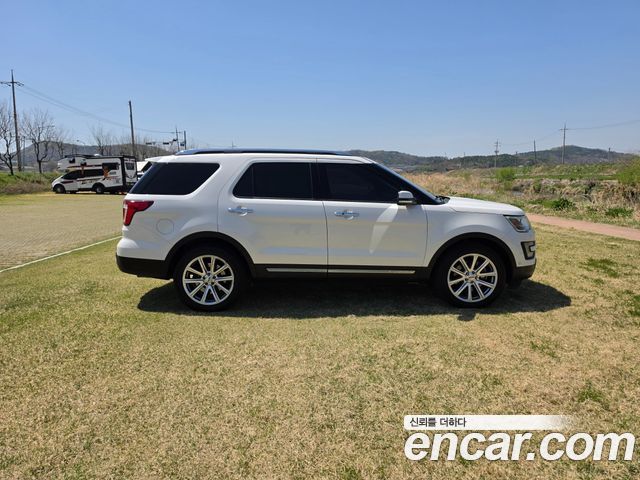 Ford Explorer 2017 — photo 8