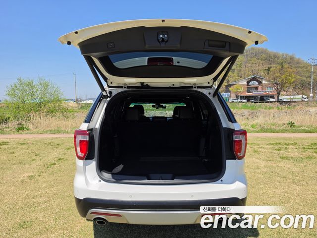 Ford Explorer 2017 — photo 9