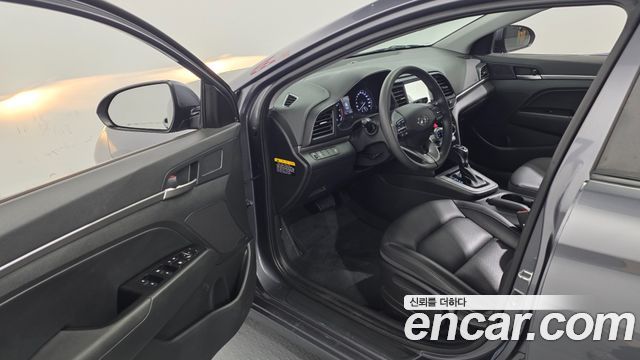 Hyundai AVANTE 2020 — photo 13