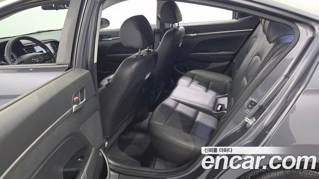 Hyundai AVANTE 2020 — photo 17