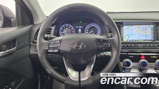 Hyundai AVANTE 2020 — photo 19